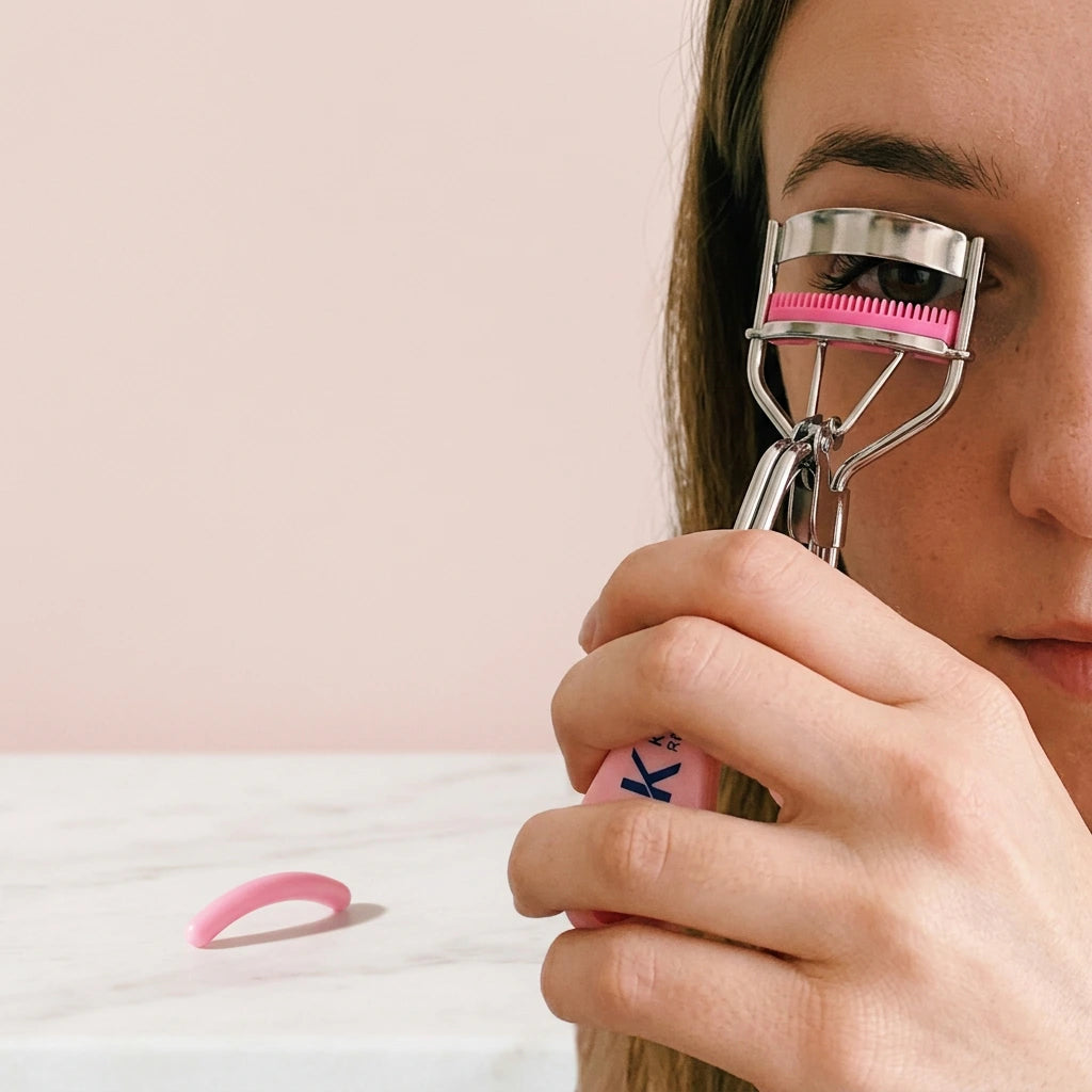Stainless Steel Eyelash Curler with Built-in Comb Pinch Pain-Free